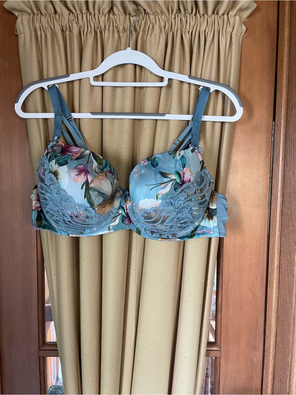 Cacique 42C Sexy Floral Lace Underwire Bra in Teal and Pink